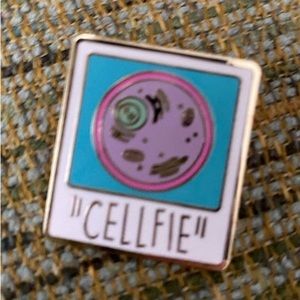 Cellfie science enamel pin selfie pun